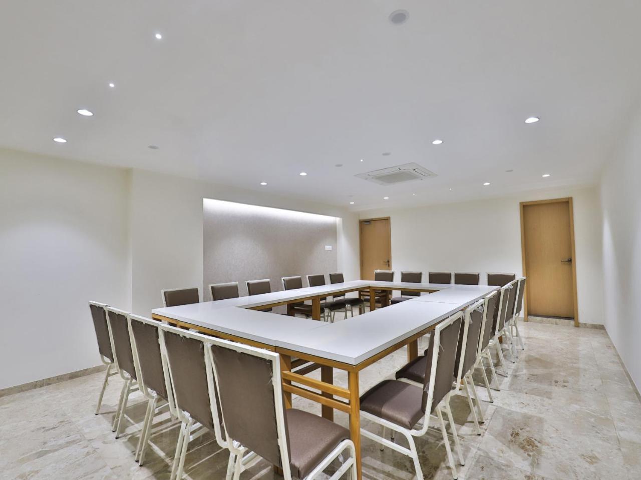 Oyo 4161 Hotel Shailly Inn Ahmedabad Eksteriør bilde